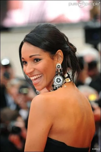 Comment s'appelle la Miss France 2005 ?