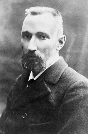Scientifique et Physicien Français, né à Paris, le 15 Mai 1859.