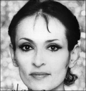 Chanteuse Franaise, ne  Paris, le 9 Juin 1930.