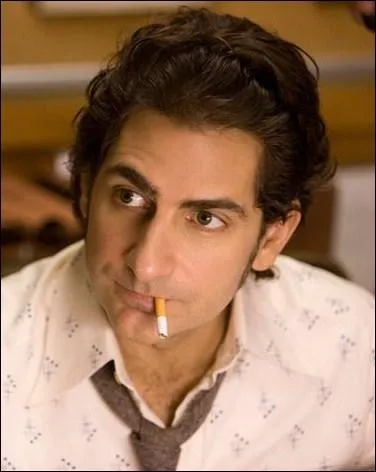 Qui incarne Len Fenerman, le flic qui enqute sur le meurtre ?