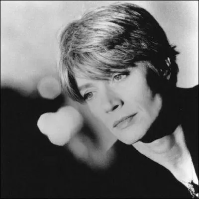 Chanteuse Franaise, ne  Paris, le 17 Janvier 1944.