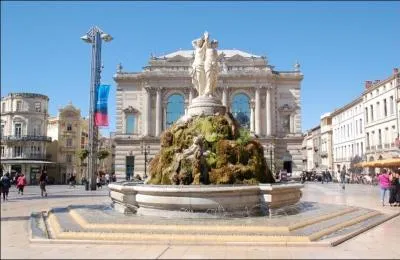 Dans quelle ville pouvez-vous visiter au pieds des tours gothiques de la cathdrale Saint-Pierre le quartier mdival du Cannau ?