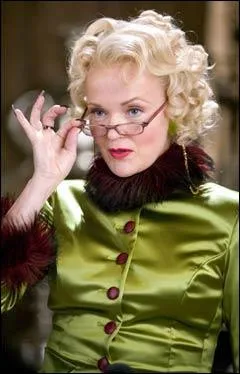 L'Animagus Rita Skeeter est capable de se transformer en sauterelle.