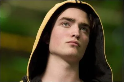 Dans le quatrime tome, Cdric Diggory est tu sur ordre de Voldemort.
