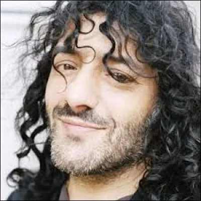 Dans ce quiz, Rachid Taha représente l'Algérie. En 1980, il avait fait une reprise de ''Douce France'' avec le groupe...