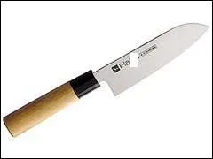 Comment s'appellent les couteaux japonais identifis par le symbole du faucon ?