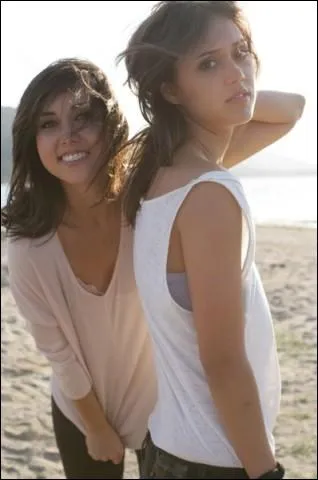 Elles ne sont pas trs connues, mais elles forment un groupe de rock amricain connu sous le nom de...