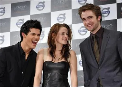Quels sont les noms des acteurs interprtant Bella, Jacob et Edward ?