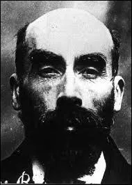 Surnomm le 'Barbe bleue de Gambais', guillotin en 1922 pour le meurtre de 11 personnes, escroc qui sduisait les femmes puis les tuait et brlait leurs cadavres :