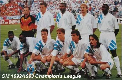 En 1993 , Barthez, Angloma, Durand , Boli, Desailly, Di Meco, Eydelie, Sauze, Deschamps, Thomas , Olmeta , Casoni, Ferreri avec :