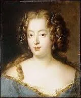 Matresse du roi Soleil, elle eut huit enfants. Cultive, aimant les arts et le luxe, elle encouragea les manufactures. Elle fut implique dans 'l'affaire des Poisons. '