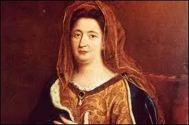 Elle fut la femme du pote Scarron, puis la gouvernante des enfants illgitimes de Louis XIV. Elle fit avec celui-ci un mariage morganatique.