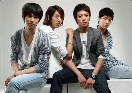 Comment s'appelle le fanclub des CN. Blue ?