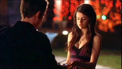 Qu'est ce que Joet donne  Mary ?