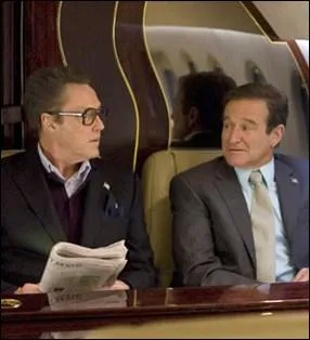 Dans ce film, il est le producteur de Robin Williams, un animateur de talk-show qui dcide de se prsenter aux lections prsidentielles. De quoi s'agit-il ?