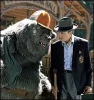 Dans quel film ctoie-t-il un ours adopt par une famille d'humains ?