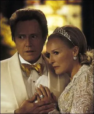 Dans ce film, il est habite dans un quartier dans lequel toutes les femmes sont parfaites. Quel est le titre du film ?