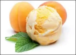 De quelle marque sont ces glaces avec des morceaux de fruits ?