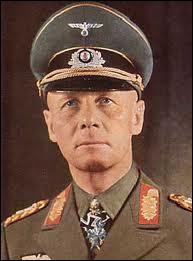 Comment s'appelait le général allemand, commandant en chef de l'Africa Korps, qui a soutenu l'armée italienne en Libye et en Egypte dans la 'guerre du désert' ?