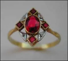 Quelle est cette pierre de la famille des corindons ?