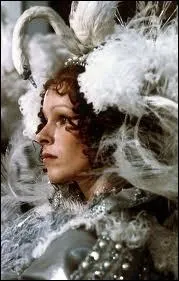 Quelle reine incarnait Graldine Chaplin dans un film de Richard Lester ?