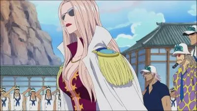 Hina : En mme temps que quel autre colonel est-elle entre dans la Marine ?