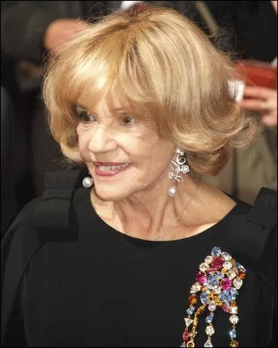 Plus de 60 ans de carrire  son actif, 'La Vieille qui marchait dans la mer' est sans doute l'une des plus grandes oeuvres dans lesquelles elle ait tourn.