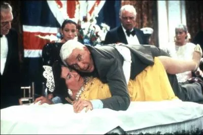 Dans ce film de 1988 avec Leslie Nielsen il est question ... .