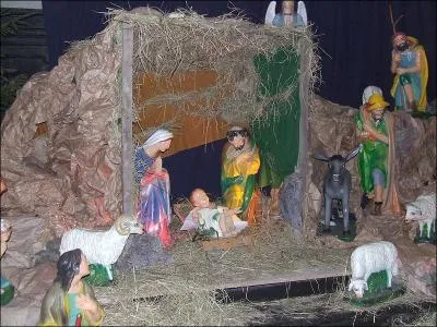Traditionnellement on retrouve dans la crche :