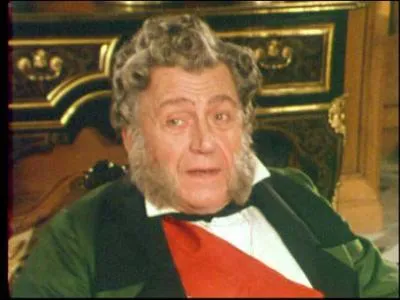 Dans 'Salvatore et les Mohicans de Paris' de Bernard Borderie, quel roi tait incarn par Jean Martinelli ?