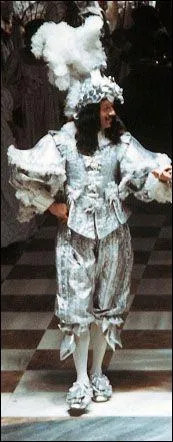 Dans 'les trois mousquetaires' de Richard Lester, qui joue le rle de Louis XIII ?