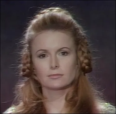 Comment se nommait cette reine incarne par Monique Lejeune dans Les rois maudits, pouse de Louis X le Hutin ?