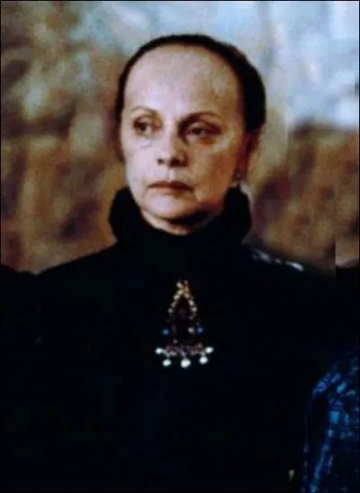 Quelle reine incarnait Vina Lisi dans 'La reine Margot' de Patrice Chreau ?