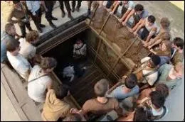 Les  bleus  arrivent par l'intermdiaire d'un ascenseur. Comment l'ont-ils surnomm ?