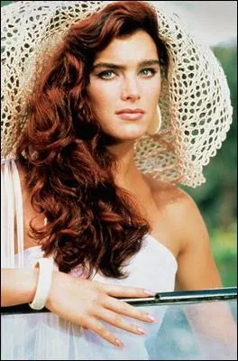 Dans quel film est-elle une h�ro�ne de BD, journaliste t�m�raire et sexy, qui d�cide de quitter son monde de fiction pour prouver � celui qui l'a cr��e qu'elle a droit � plus de consid�ra