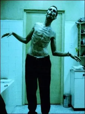 Dans quel film est-il un ouvrier insomniaque victime de ses angoisses les plus profondes ?