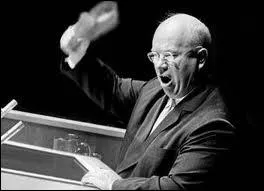 Staline meurt en 1953 d'une attaque crbrale. Son successeur mnera une politique de dstalinisation visant  condamner le caractre dictatorial et rpressif du rgime stalinien. Qui est-il ?