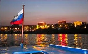 Une grande ville a port son nom (Stalingrad). Quel est le nom de cette ville aujourd'hui ?