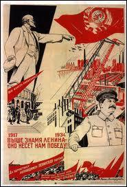 Staline prévoyait une industrialisation rapide du pays grâce à sa nouvelle politique économique. Quel organisme d'Etat a mis en place les plans quinquennaux ?