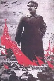 Comment a-t-on appel la priode de rpression politique massive pendant laquelle Staline a fait liminer tous ses opposants rels ou supposs dans les annes 1930 en les accusant de dviationnisme ?