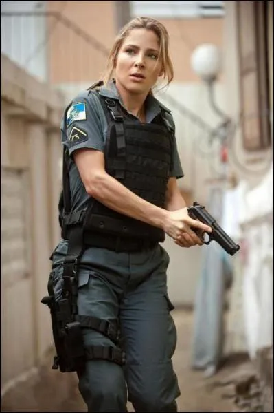 Qui joue le rle d'Elena Neves ?