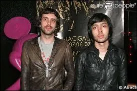 C'est le groupe Justice. Qu'a-t-il chant ?