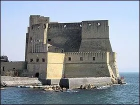 Ce chteau est le plus ancien de Naples, comment s'appelle-t-il ?