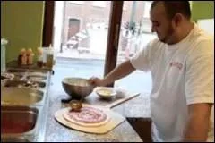 Les belges inventent la pizza aux frites !