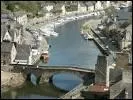 Entoure de remparts, cette cit des Ctes-d'Armor, possde un magnifique patrimoine architectural. On y visite notamment le chteau de la duchesse Anne.