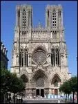 On appelle cette ville 'Cit des sacres', en souvenir de tous ces rois qui ont t lgitims dans sa majestueuse cathdrale.