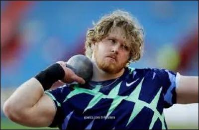 Qui est recordman du monde du lancer du poids avec 23m56 ?