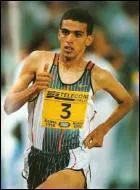 Qui est recordman du monde du 1500m en 3 : 26. 00 ?