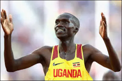 Qui est recordman du monde du 10000m en 26 : 11 . 00 ?