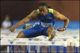 Qui est recordman du monde du 110m haies en 12. 80 ?